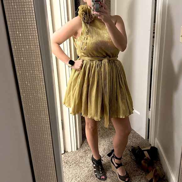 Red Dress - Queen of Gems Gold Dress -size medium- sold out!! - Picture 2 of 8